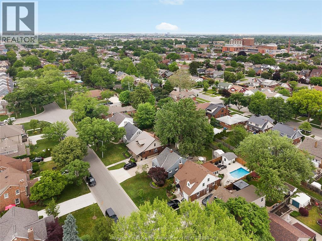 2326 GLADSTONE AVENUE - 34