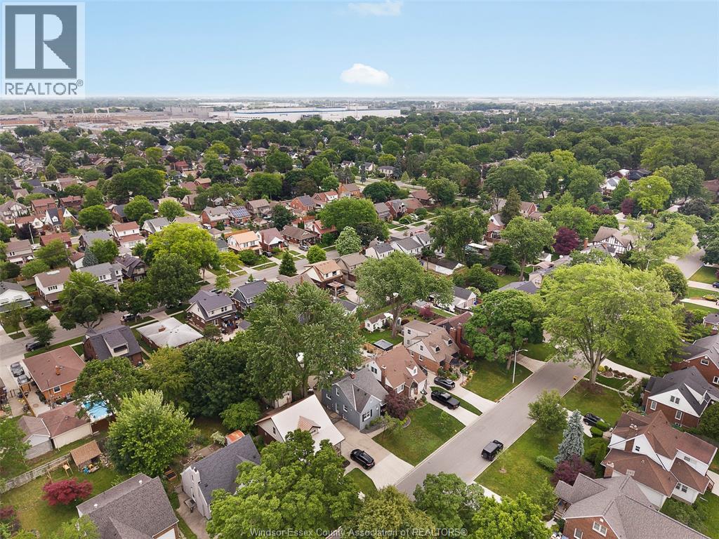 2326 GLADSTONE AVENUE - 35