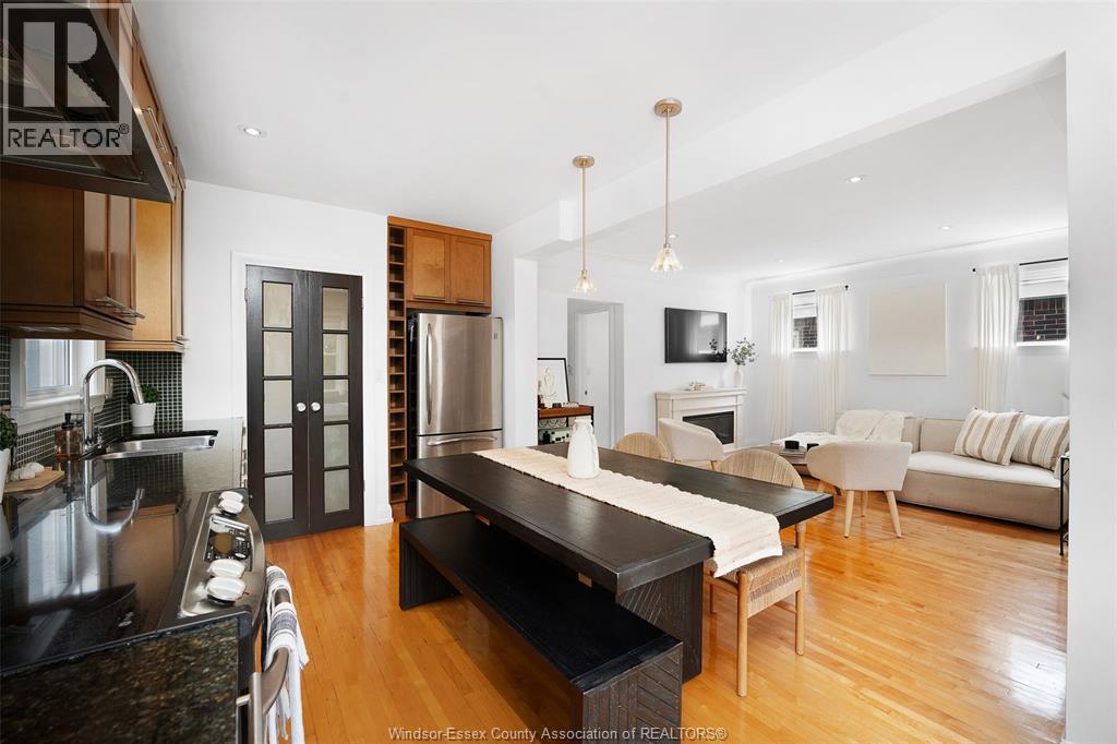 2326 GLADSTONE AVENUE - 7
