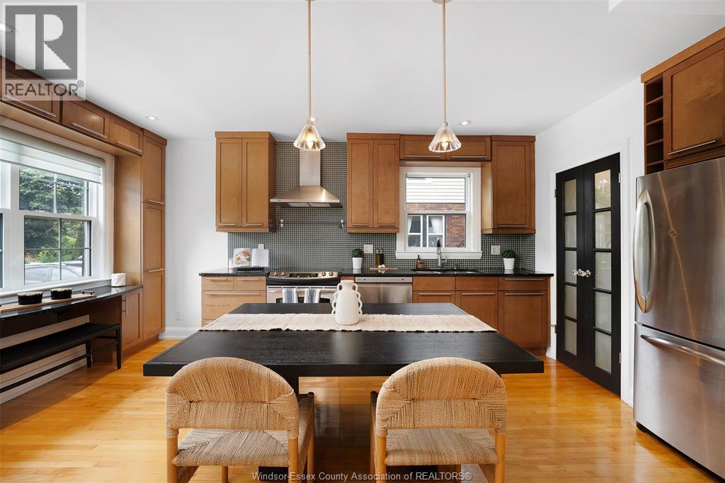 2326 GLADSTONE AVENUE - 9