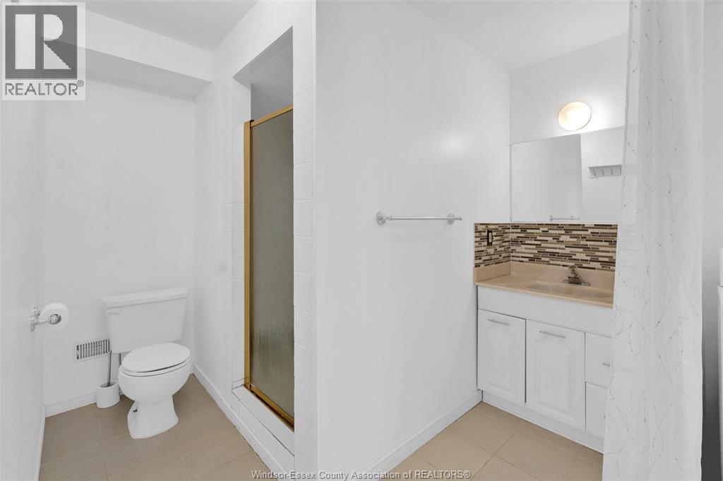 2225 LONGFELLOW AVENUE - 19