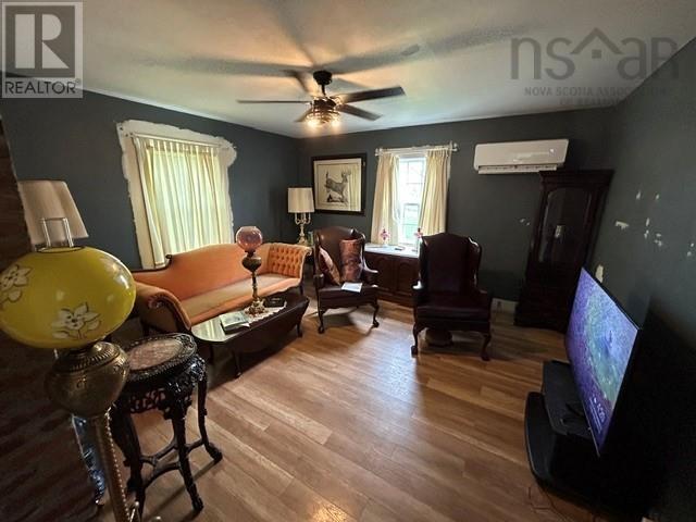 8863 Highway 2 - 8