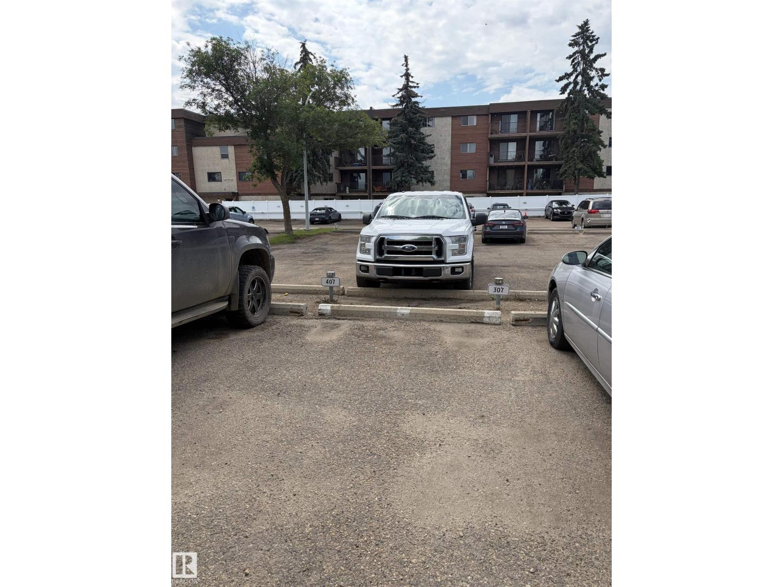 #407 3610 43 AV NW — photo 24