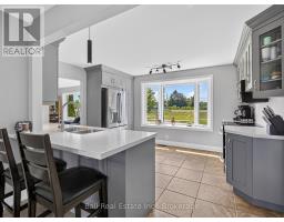 Foyer - 5336 Highway 35, Kawartha Lakes, ON K0M1N0 Photo 12