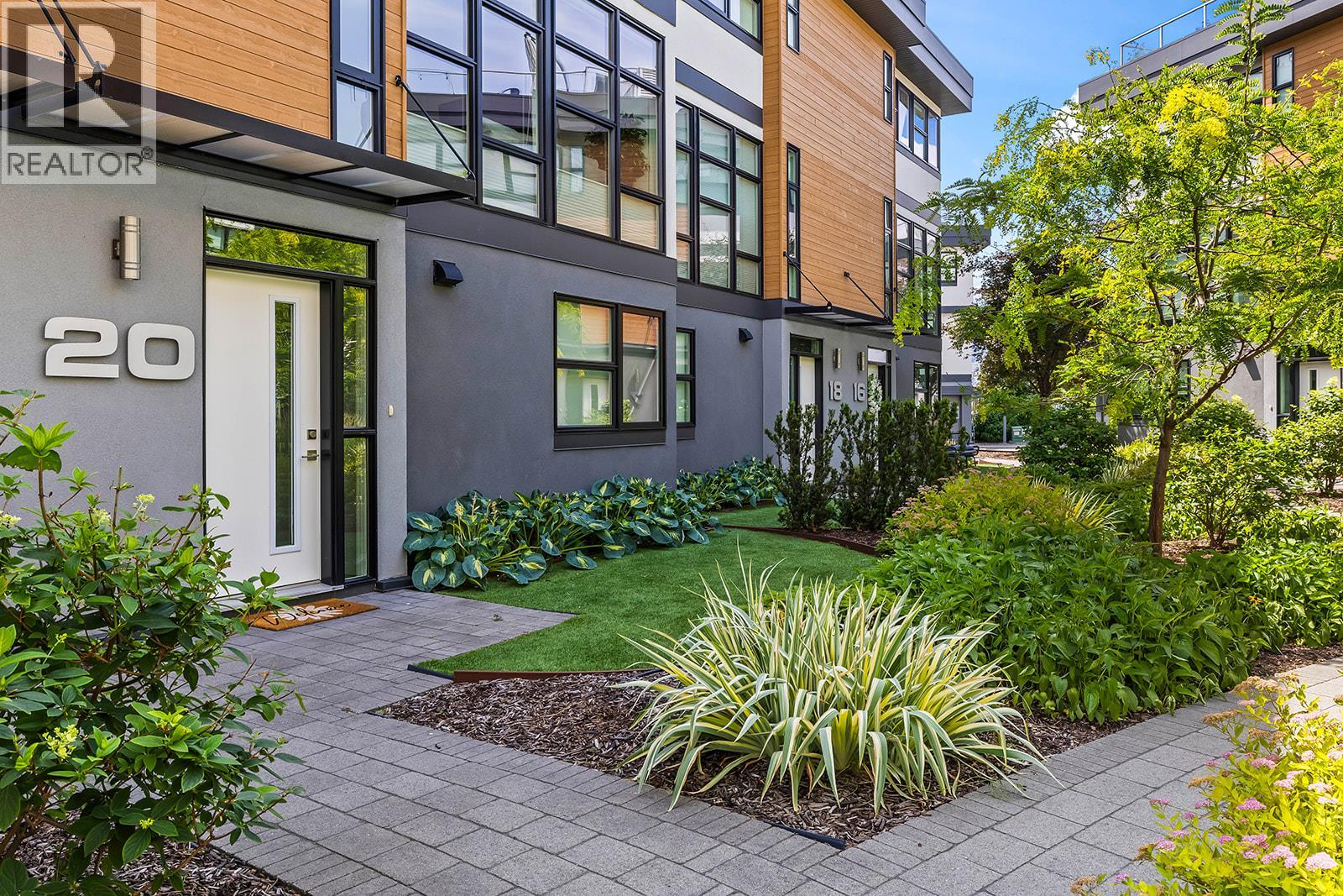 #20 1515 Highland Drive N - 1