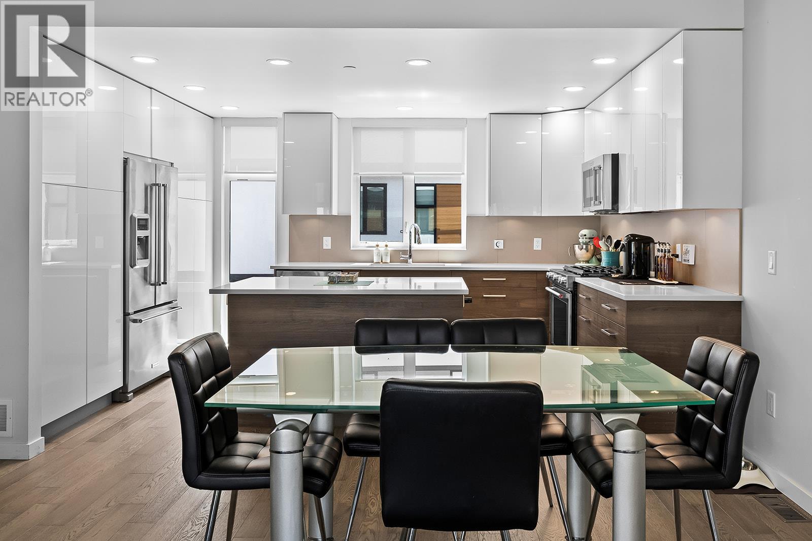 #20 1515 Highland Drive N - 15