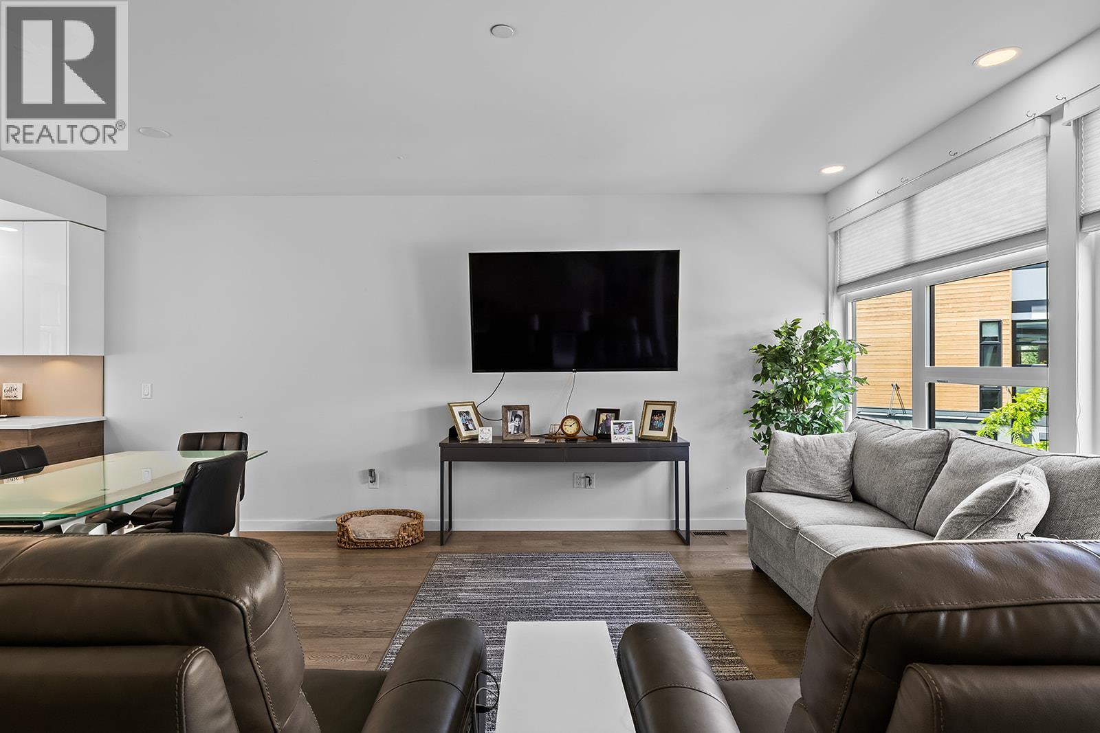 #20 1515 Highland Drive N - 17