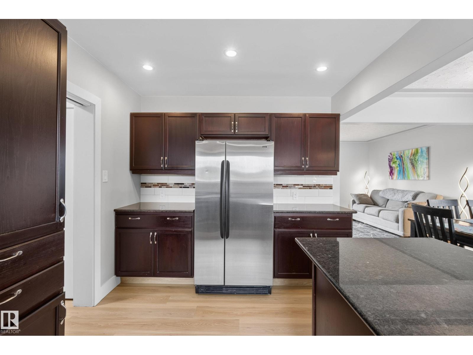 6216 93 AV NW — photo 17