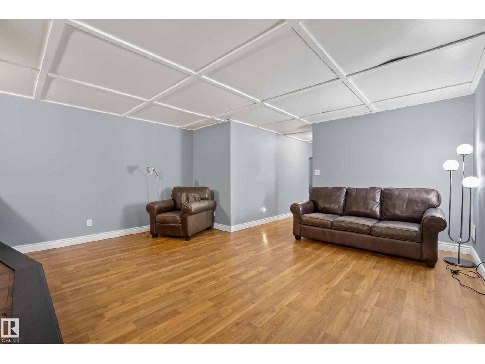 6216 93 AV NW — photo 32