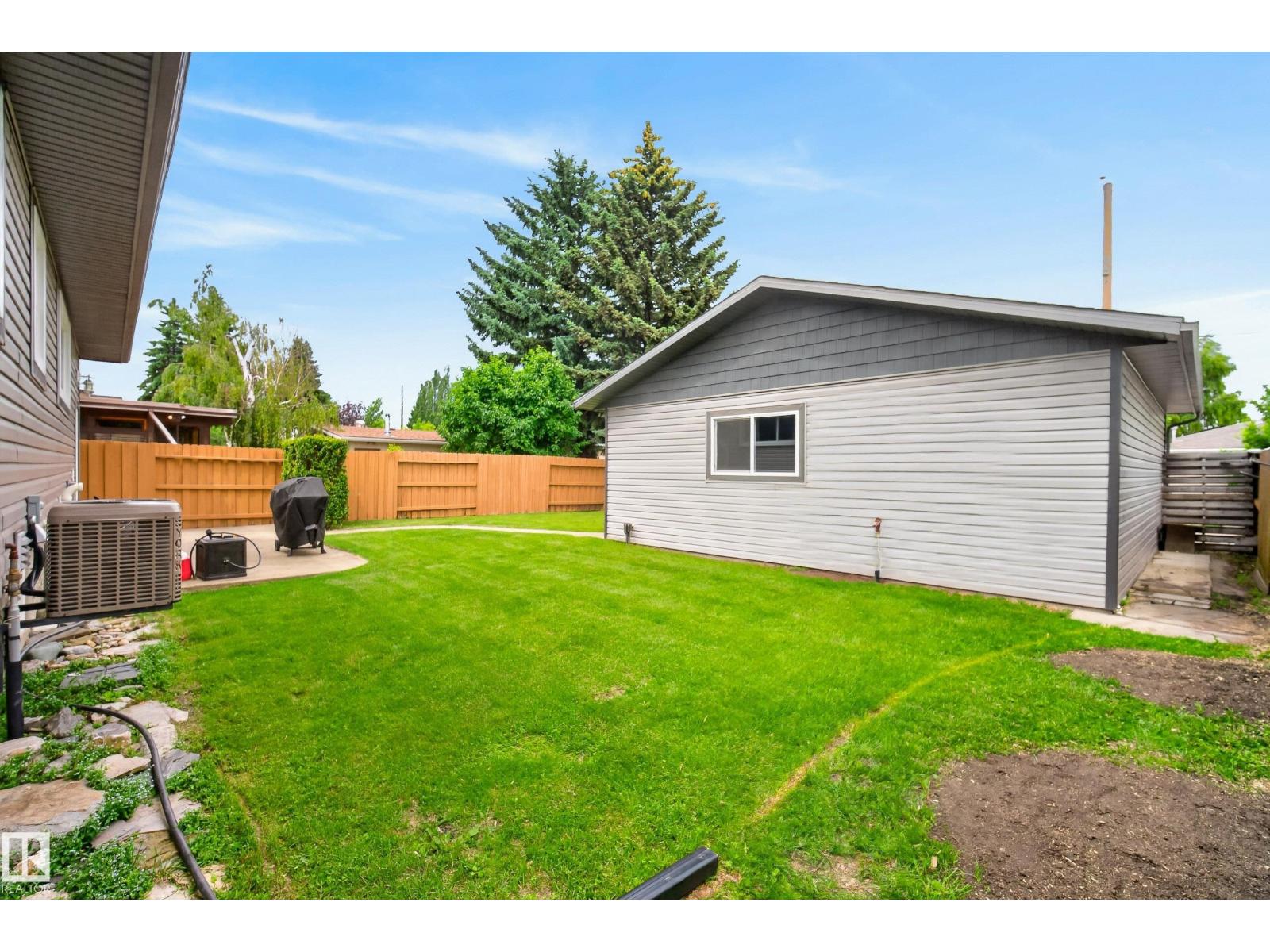 6216 93 AV NW — photo 38
