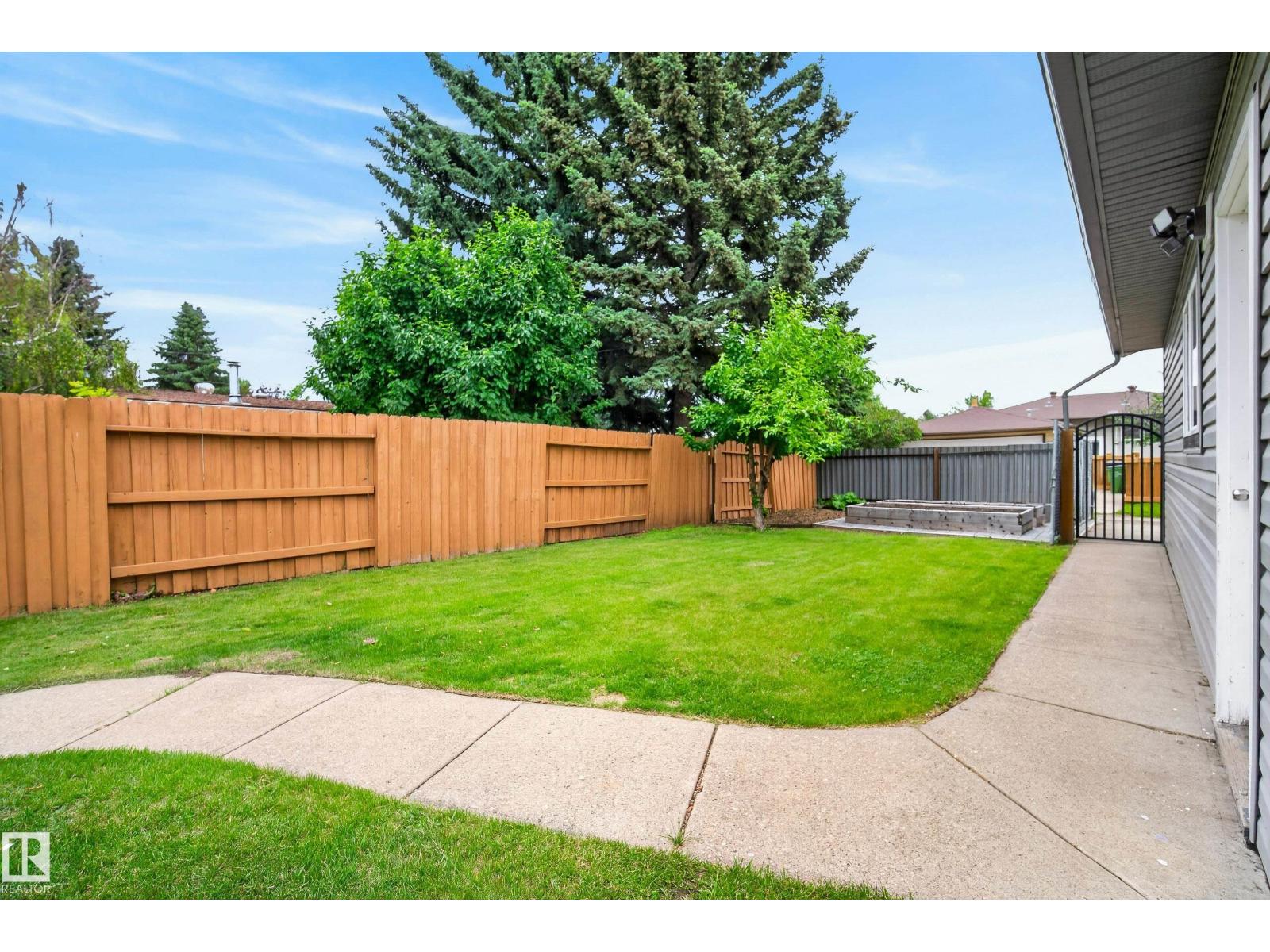 6216 93 AV NW - 40