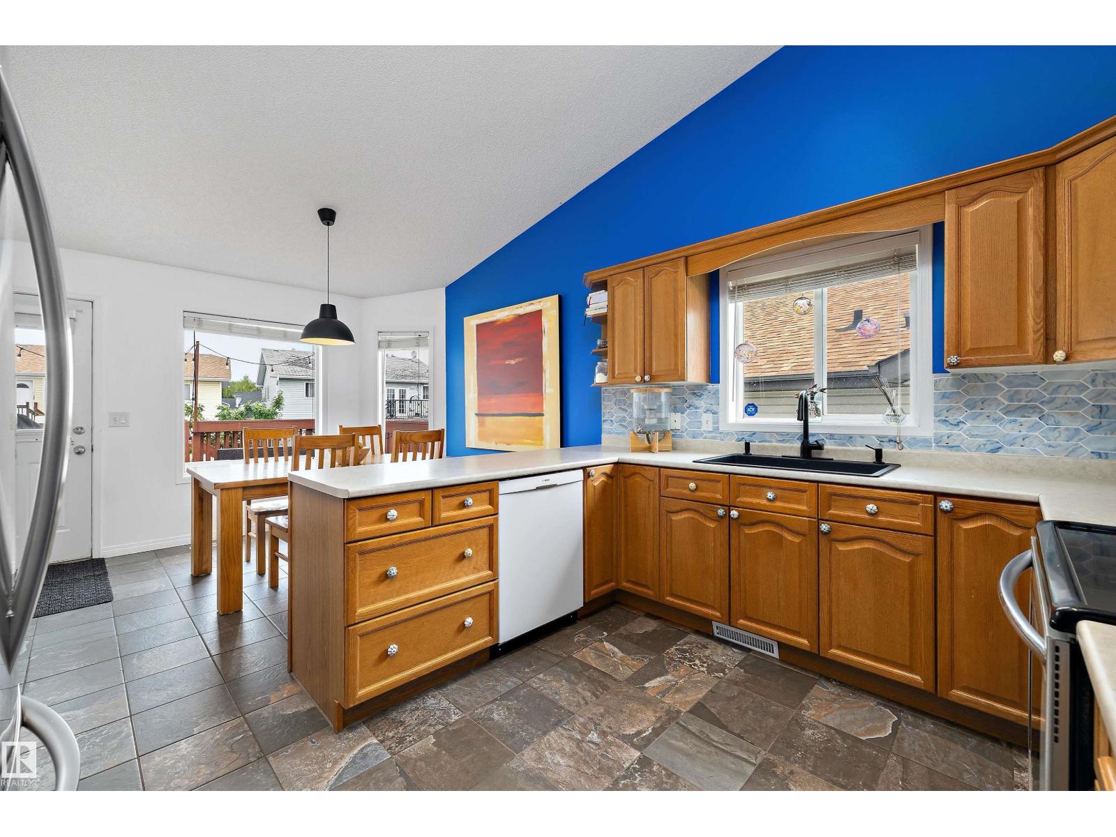 3624 130 AV NW - 9