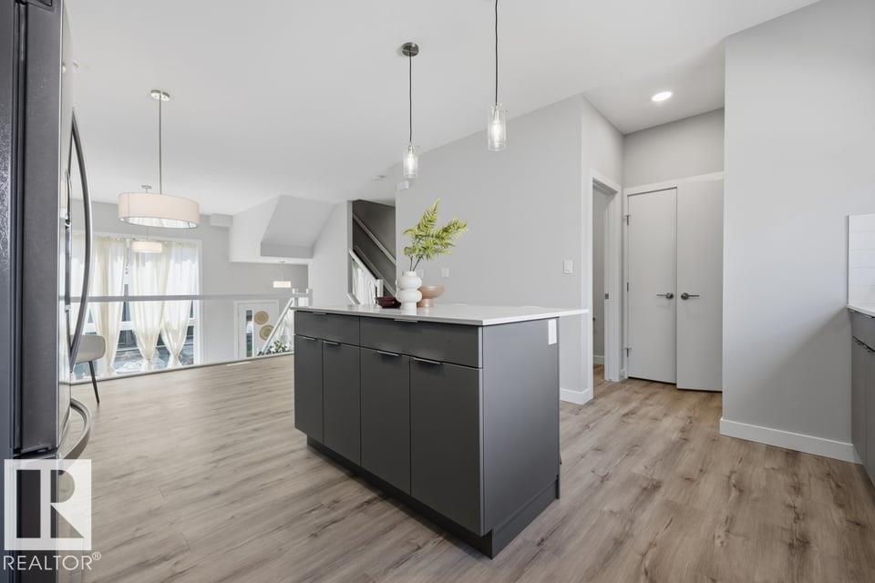 #64 50 EBONY BV - 16