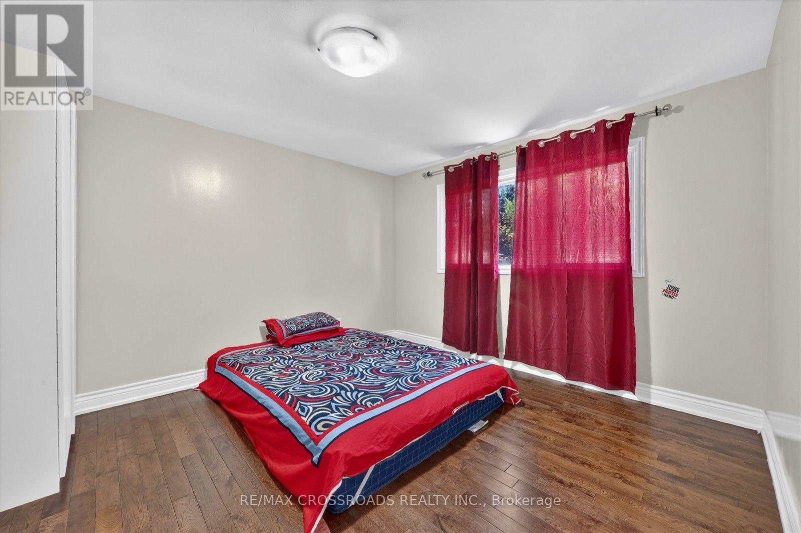 10 GILLBANK CRESCENT S - 30
