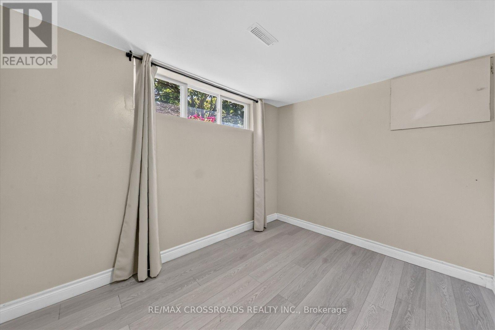 10 GILLBANK CRESCENT S - 38