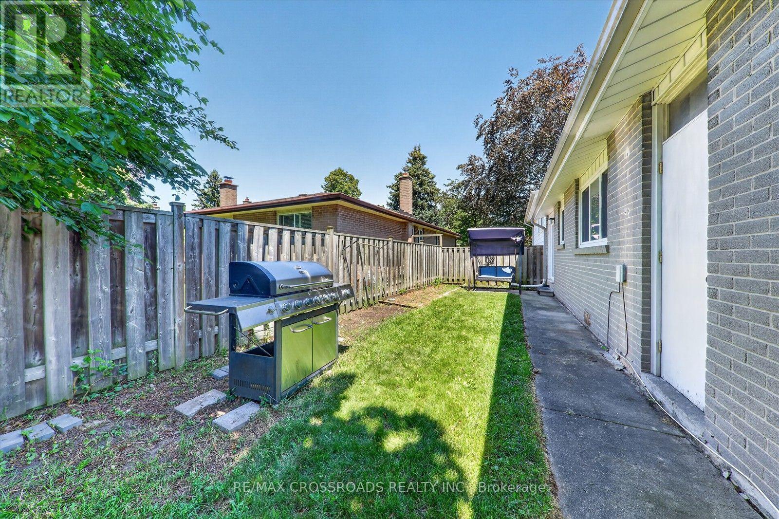 10 GILLBANK CRESCENT S - Image 42