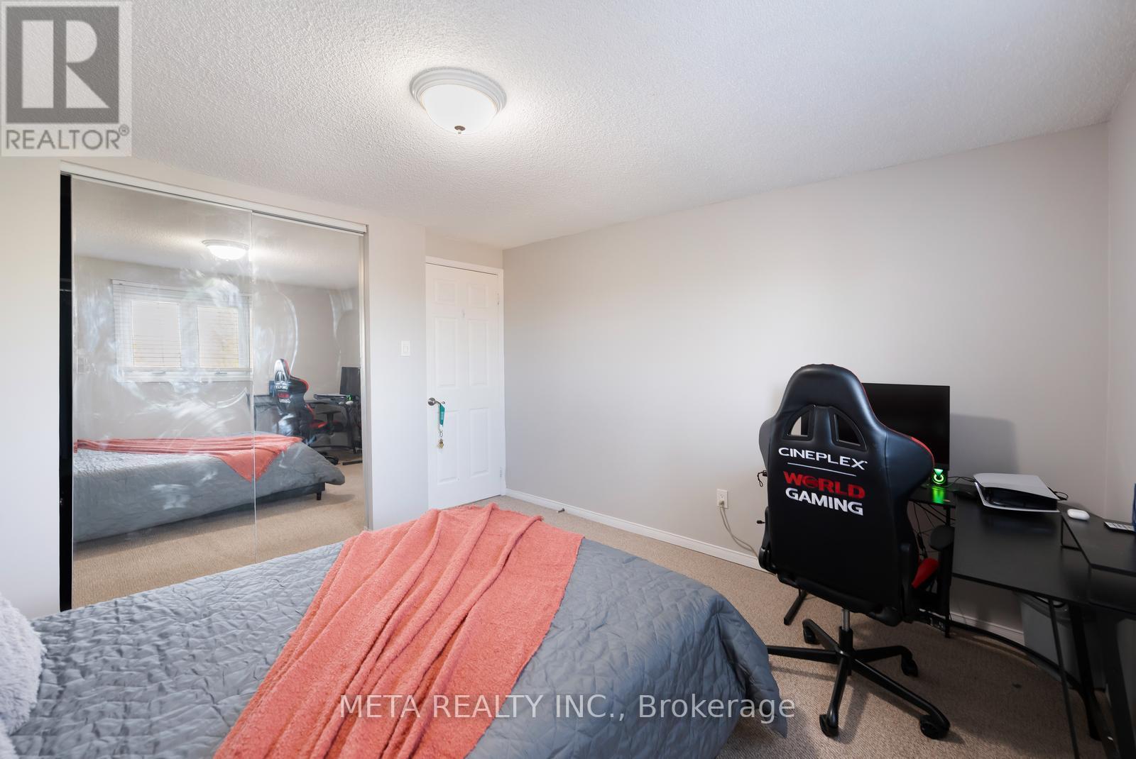 12 HEAVER DRIVE - 22