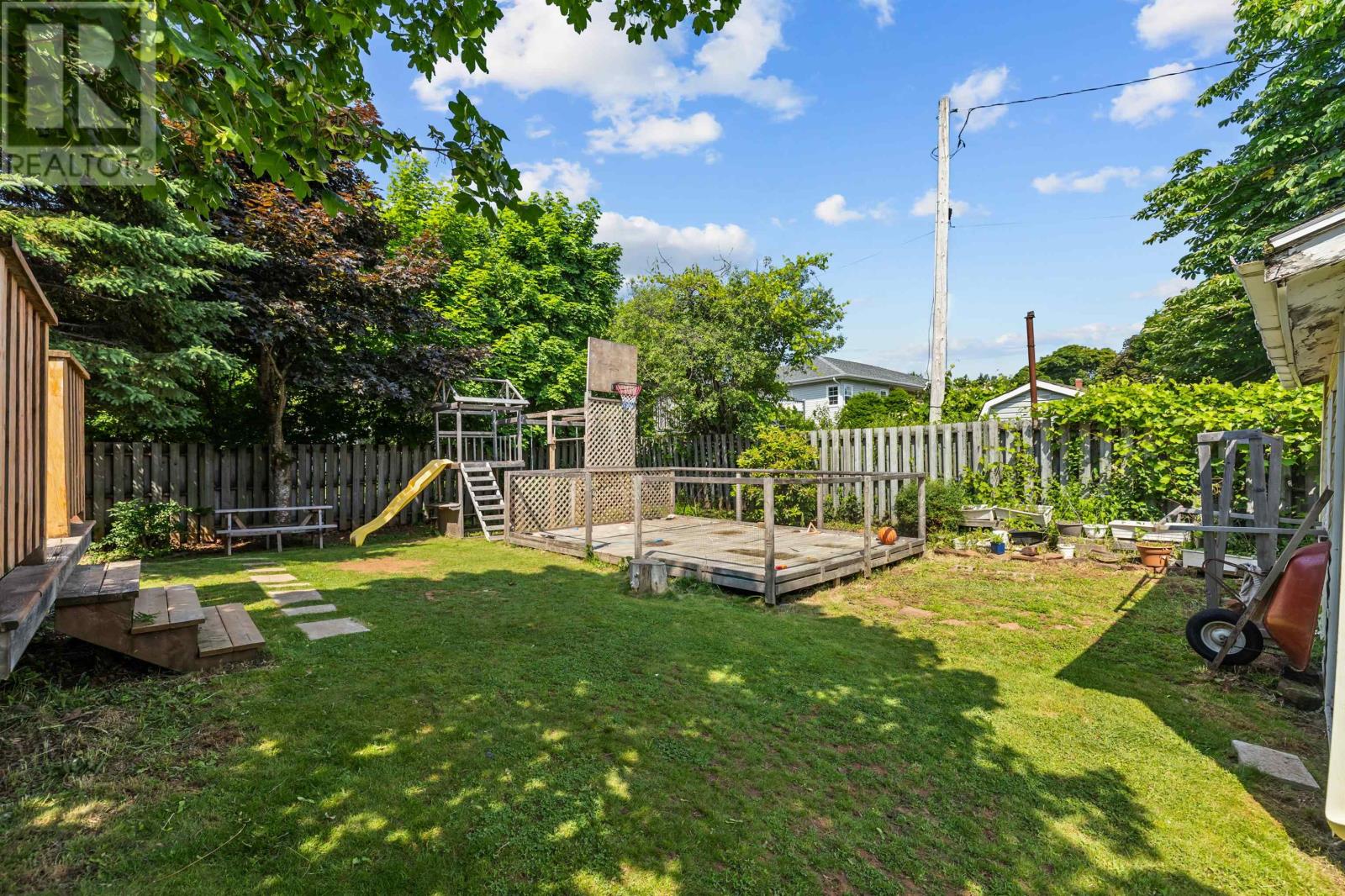 21 KIRKWOOD Drive - 24