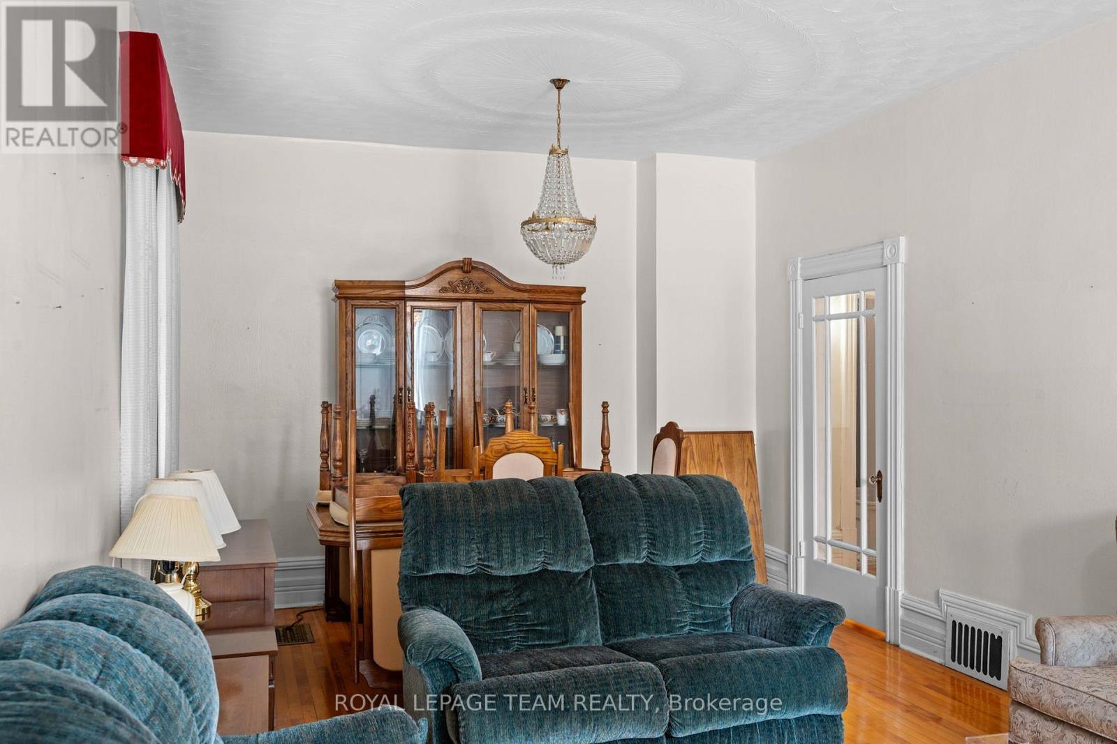 183-185 BELMONT AVENUE, Ottawa. Luxury613. By Peter Sagos - Image 12