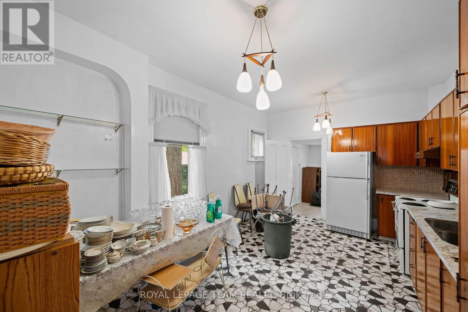 183-185 BELMONT AVENUE, Ottawa. Luxury613. By Peter Sagos - Image 13