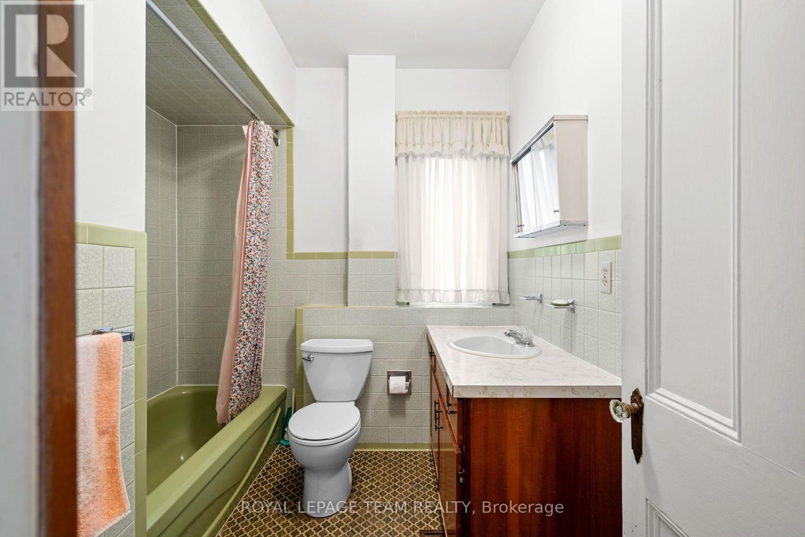 183-185 BELMONT AVENUE, Ottawa. Luxury613. By Peter Sagos - Image 17