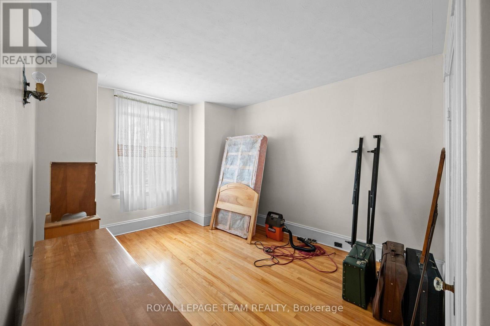 183-185 BELMONT AVENUE, Ottawa. Luxury613. By Peter Sagos - Image 21