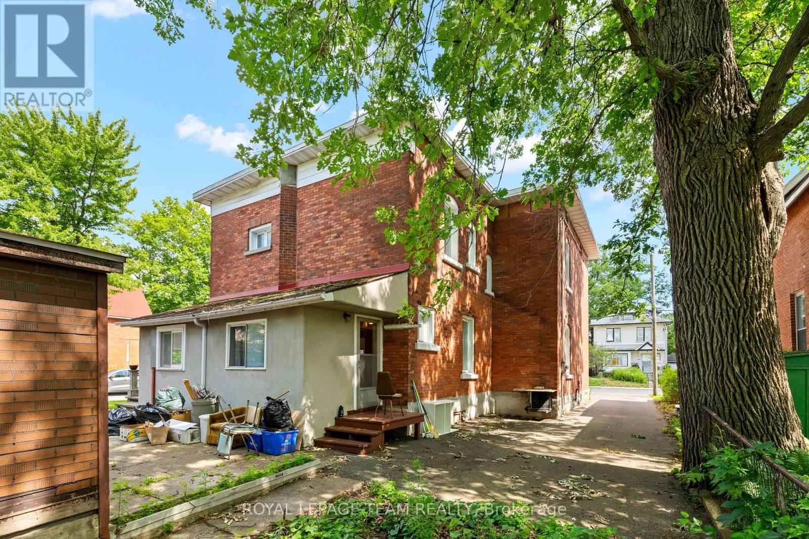 183-185 BELMONT AVENUE, Ottawa. Luxury613. By Peter Sagos - Image 30
