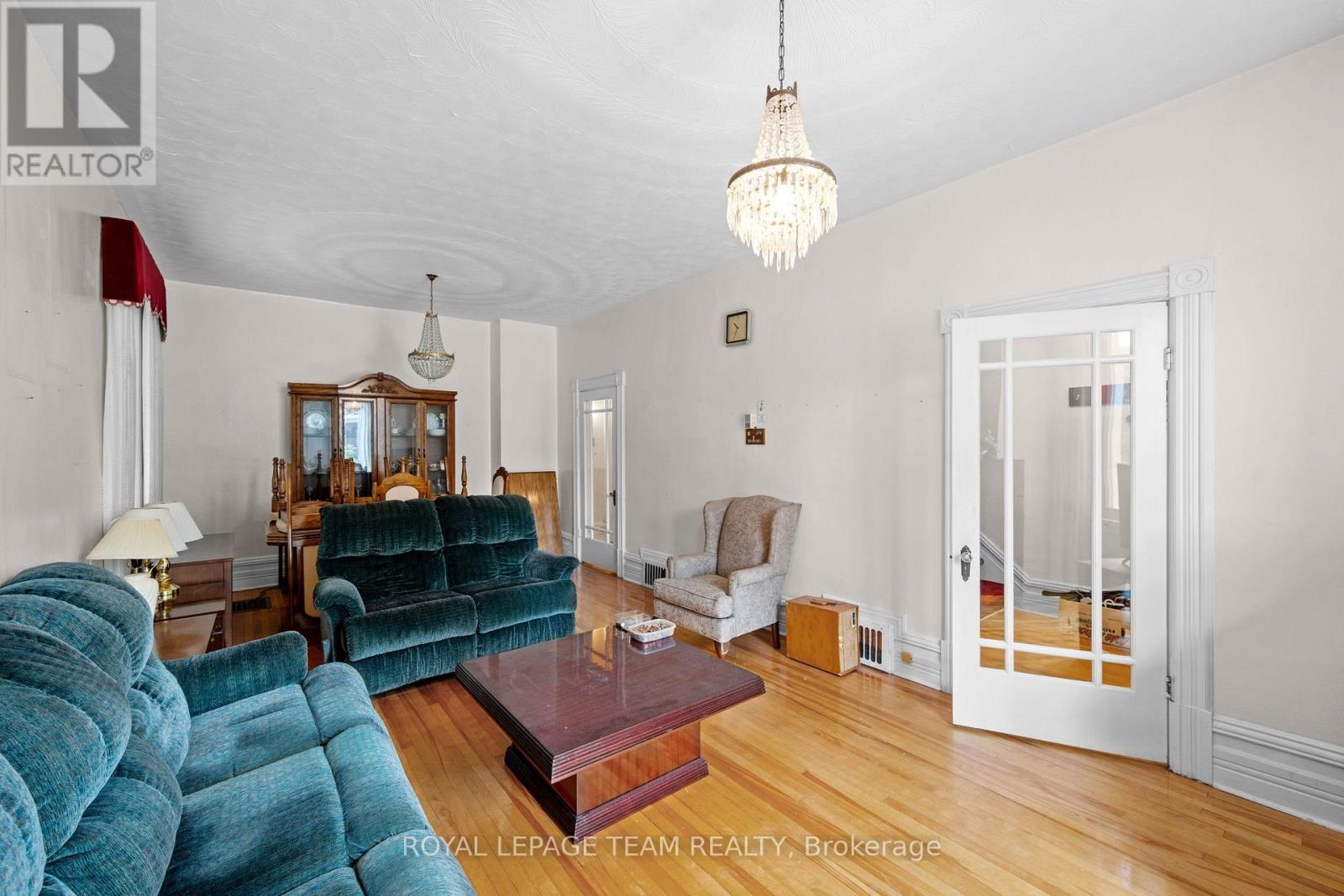 183-185 BELMONT AVENUE, Ottawa. Luxury613. By Peter Sagos - Image 9