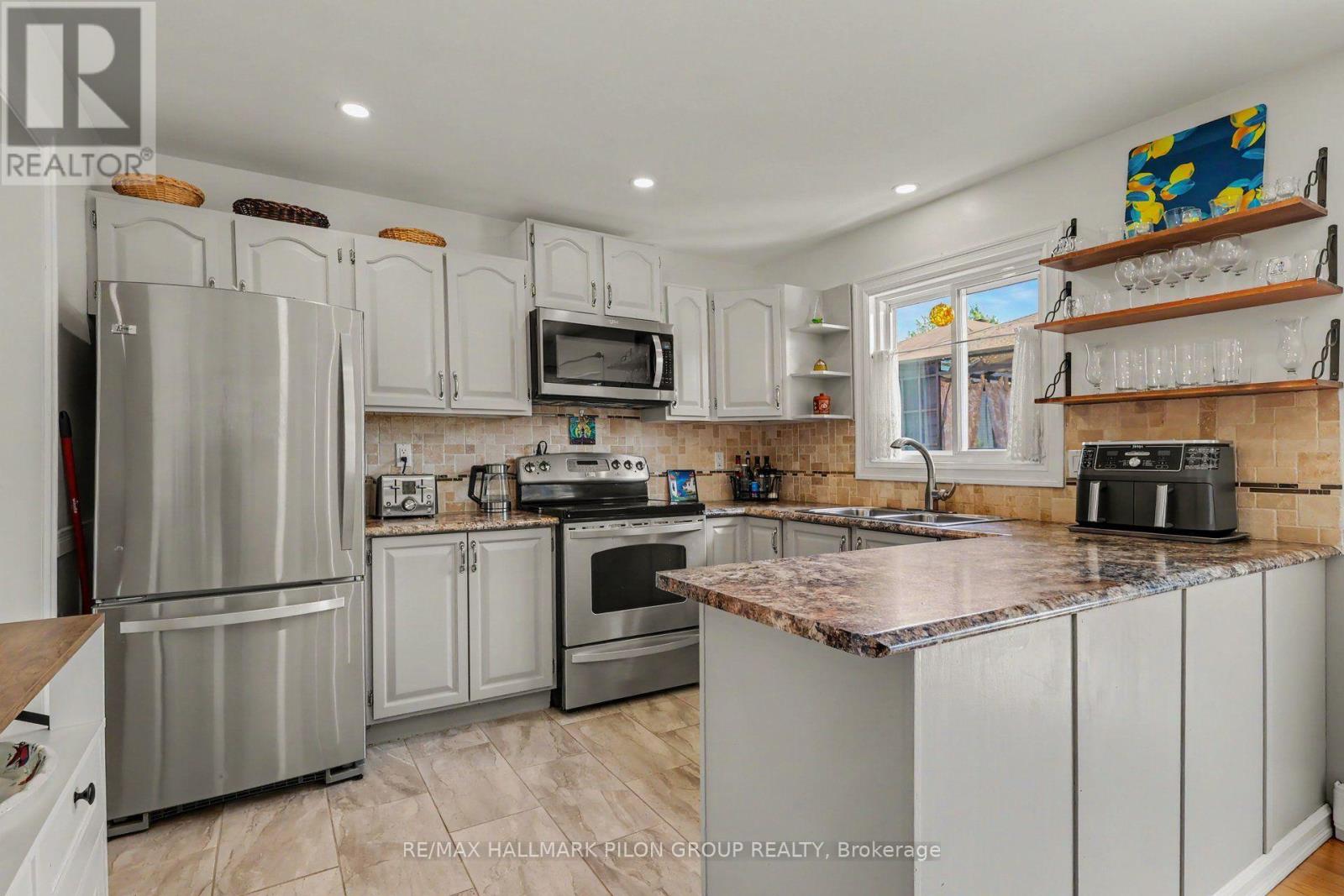 965 COTE STREET - Image 6