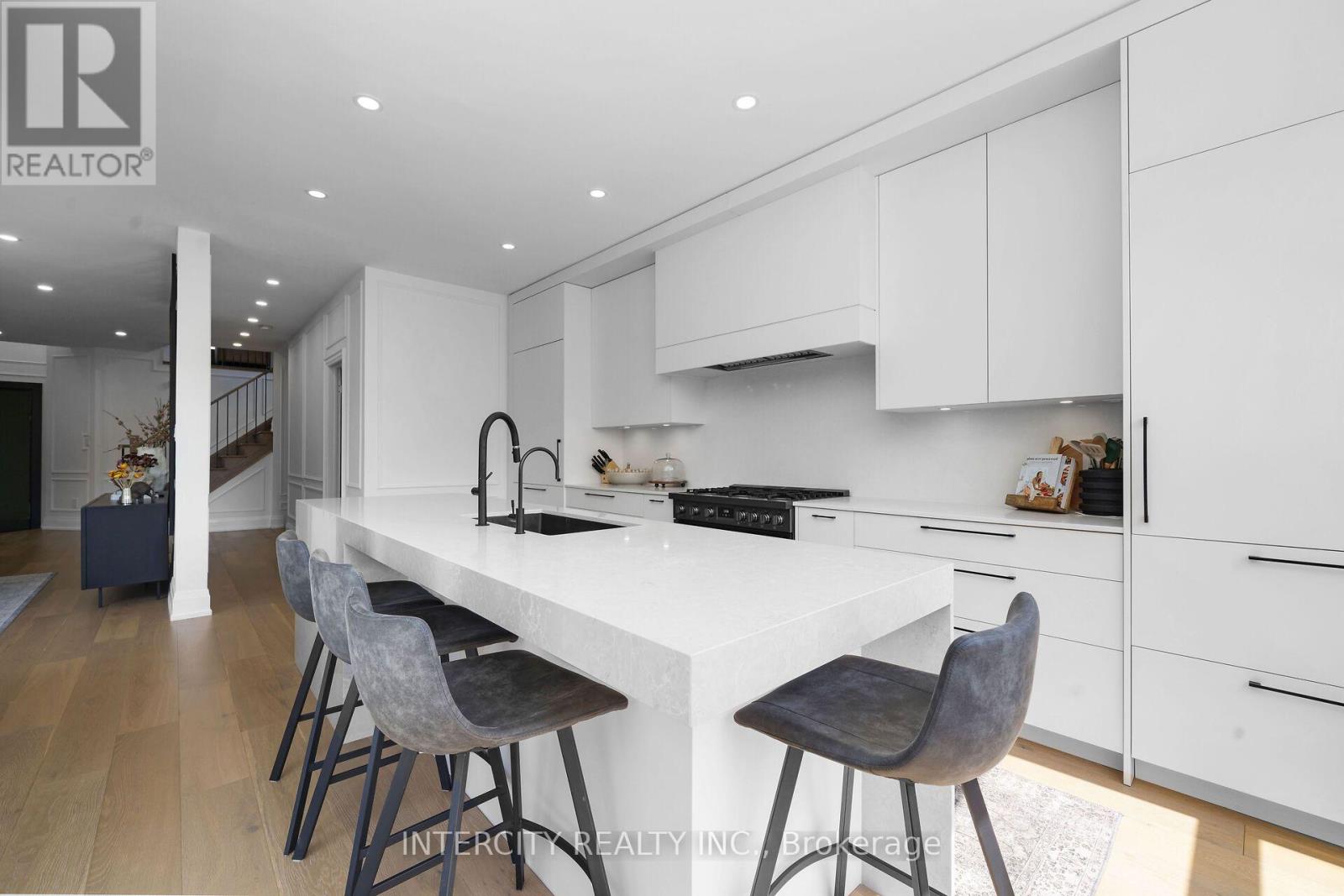 105 VIA CARMINE AVENUE - 11
