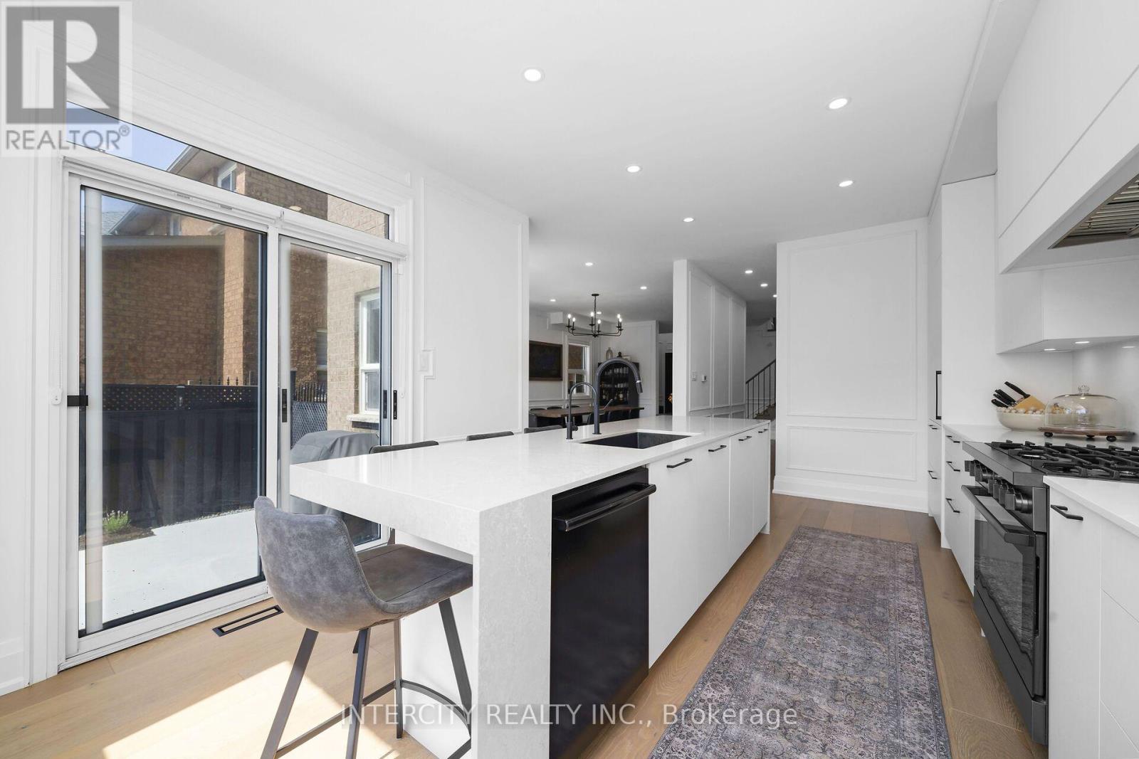 105 VIA CARMINE AVENUE - 12