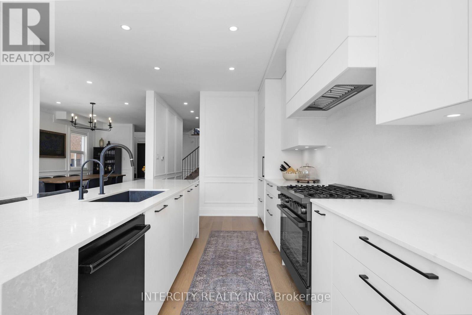 105 VIA CARMINE AVENUE - 13