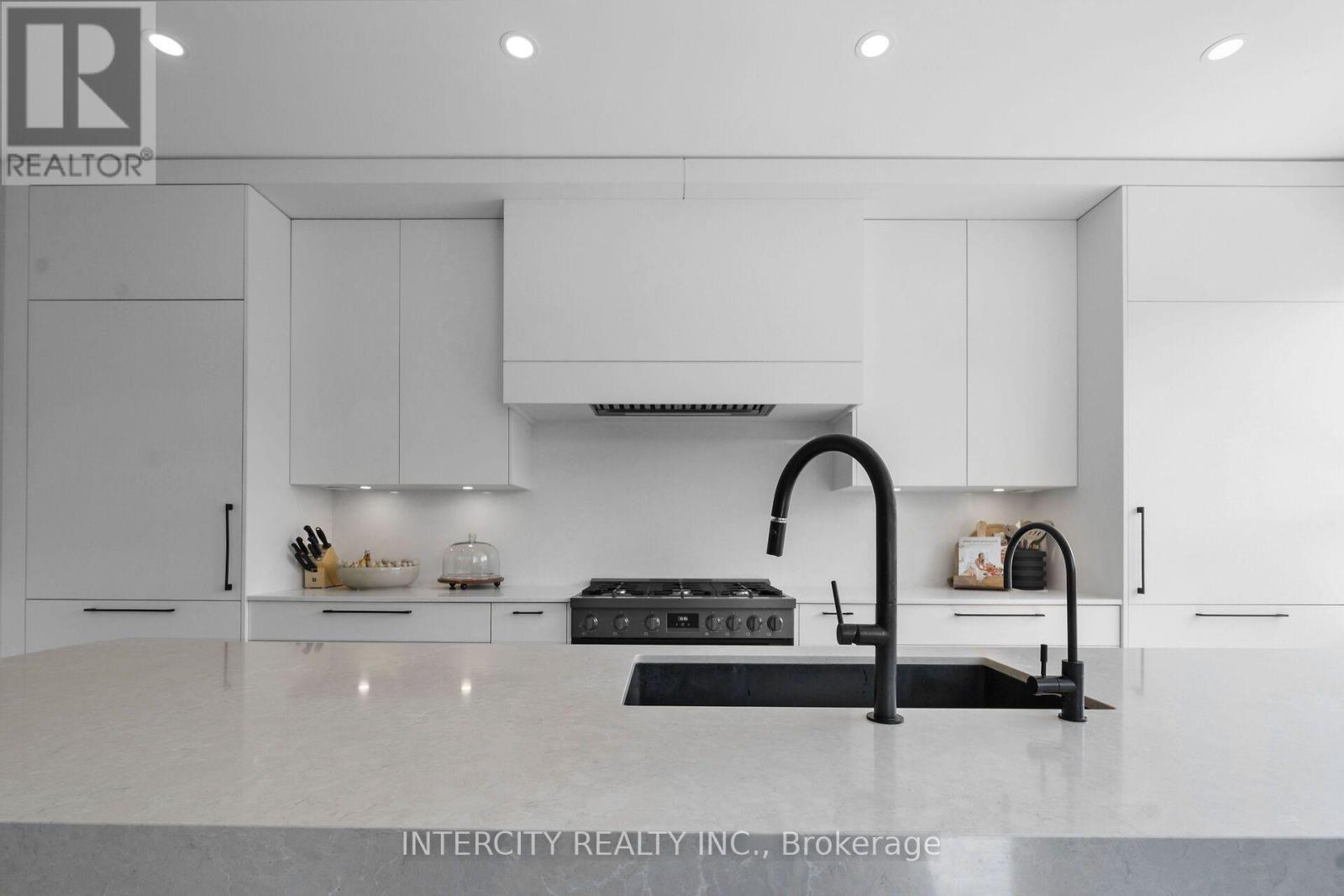 105 VIA CARMINE AVENUE - 15