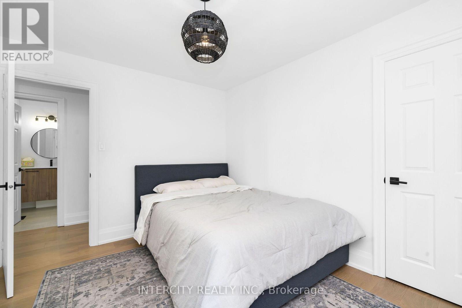 105 VIA CARMINE AVENUE - 23