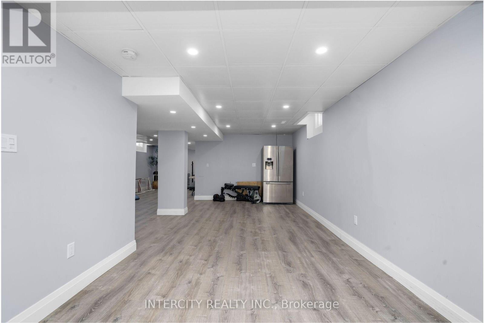 105 VIA CARMINE AVENUE - 26
