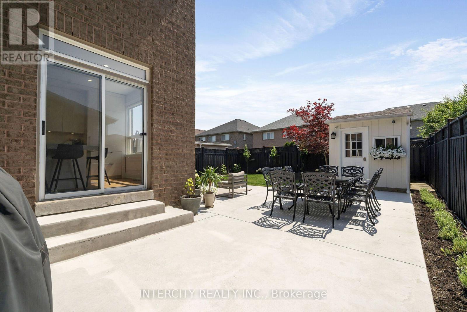 105 VIA CARMINE AVENUE - 28