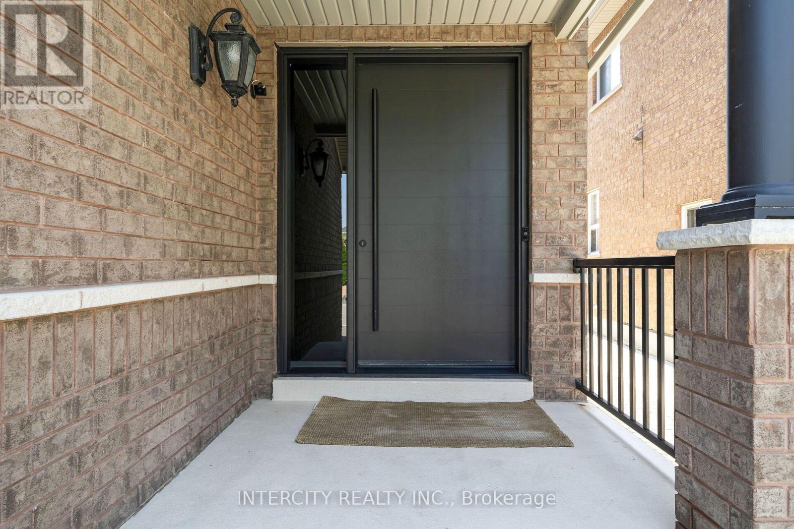 105 VIA CARMINE AVENUE - 3