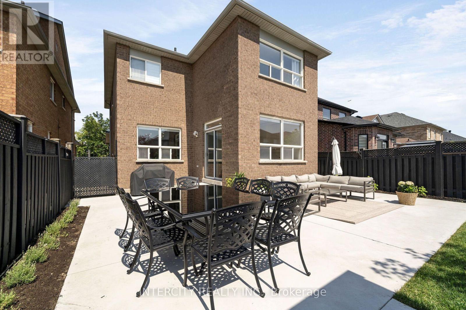 105 VIA CARMINE AVENUE - 30