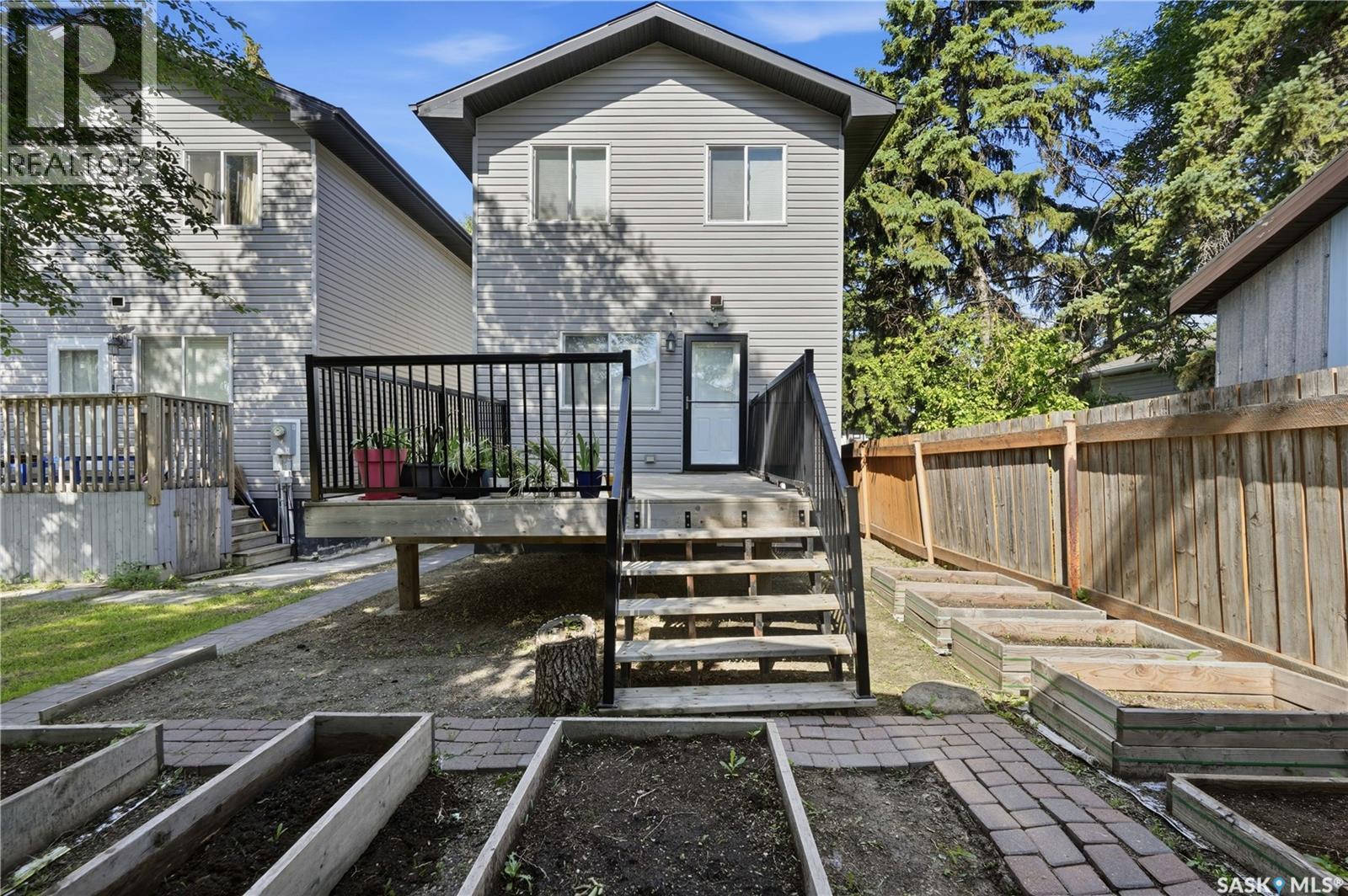 465 Montreal STREET — photo 44