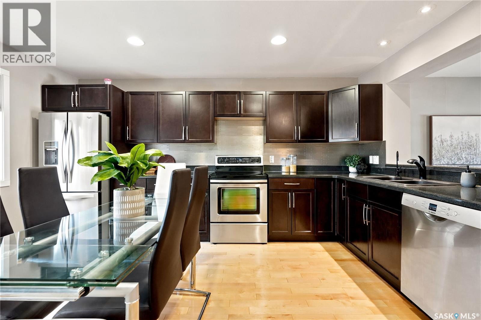 465 Montreal STREET — photo 8