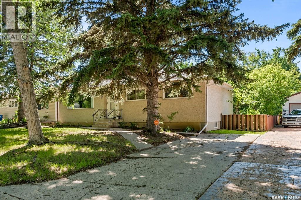 108 Marsh CRESCENT - 1