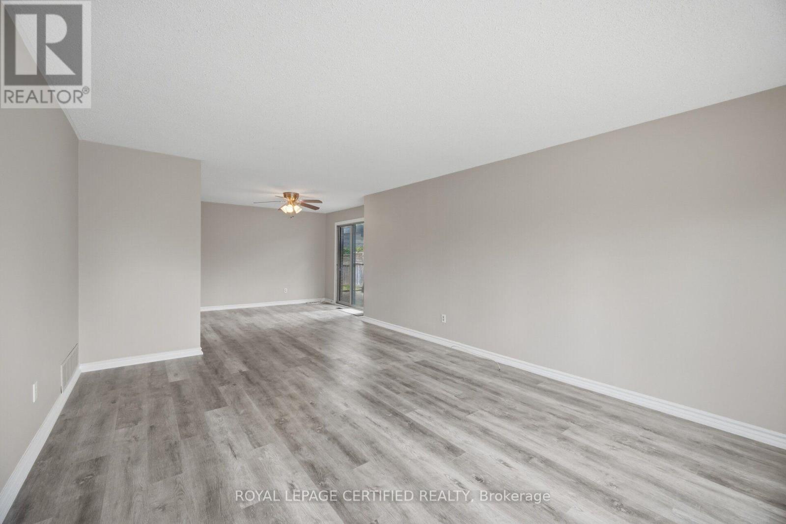 33 GRASSMERE CRESCENT - 20