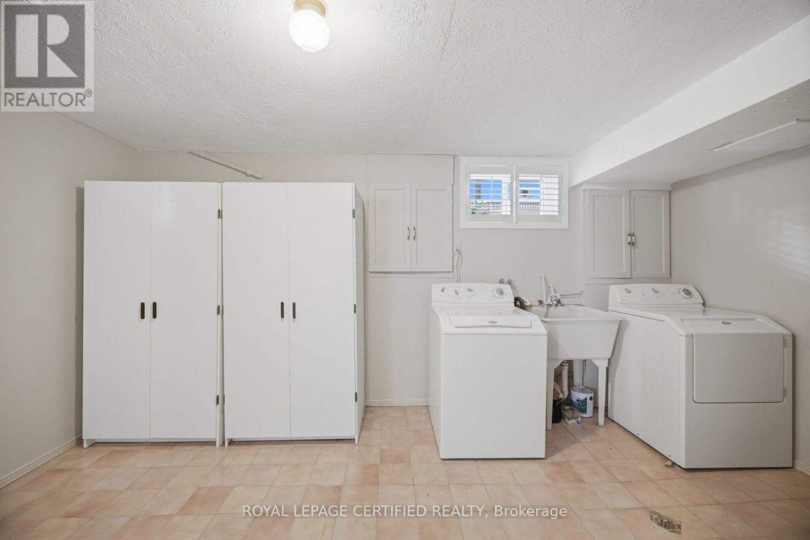 33 GRASSMERE CRESCENT - 34