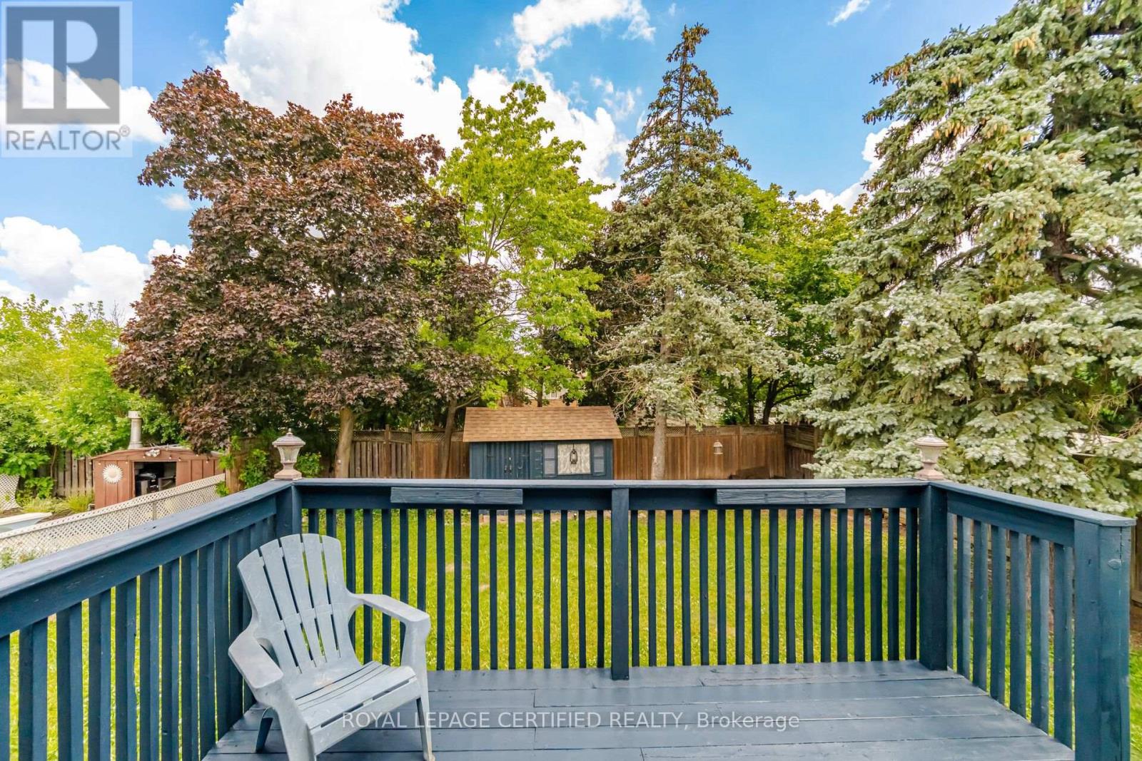 33 GRASSMERE CRESCENT - 38