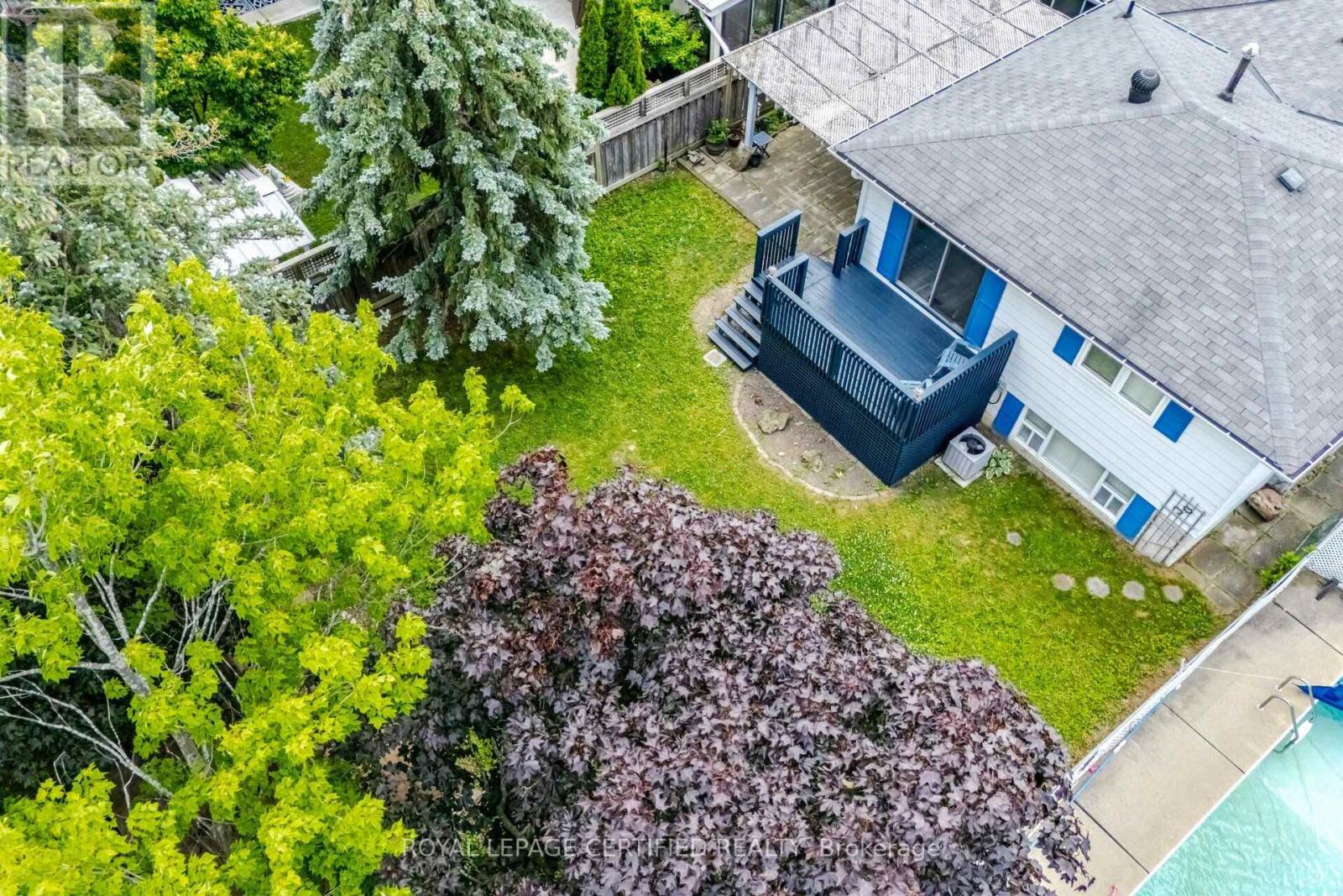 33 GRASSMERE CRESCENT - 42