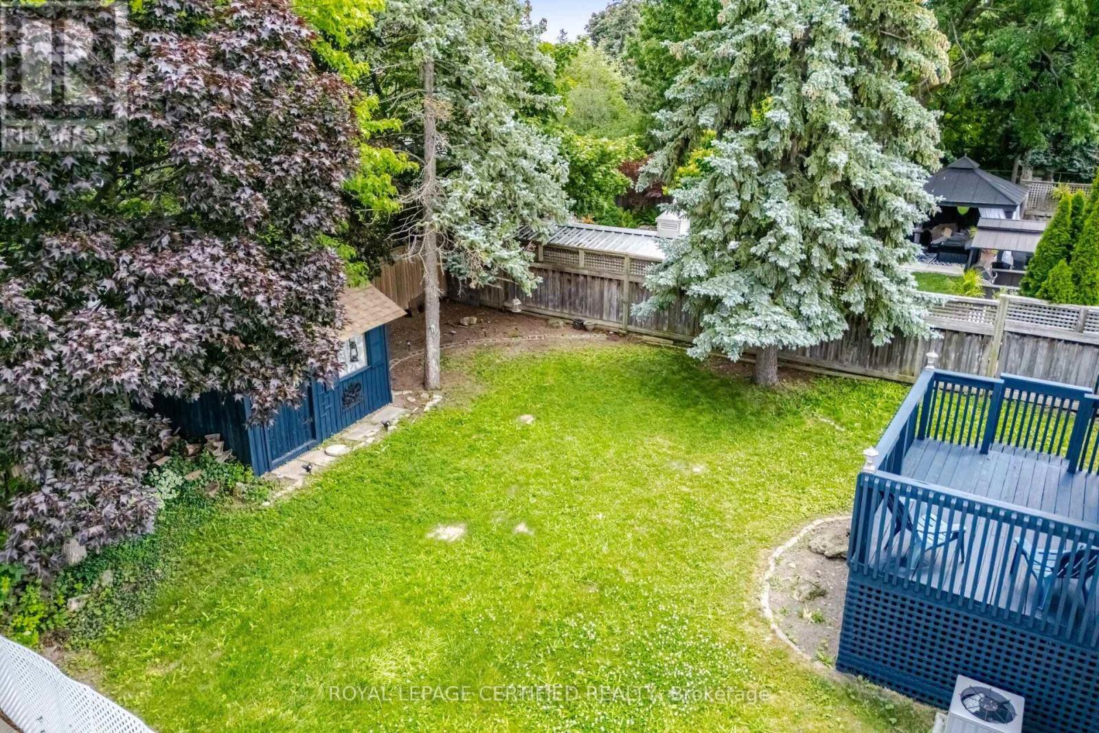 33 GRASSMERE CRESCENT - 44