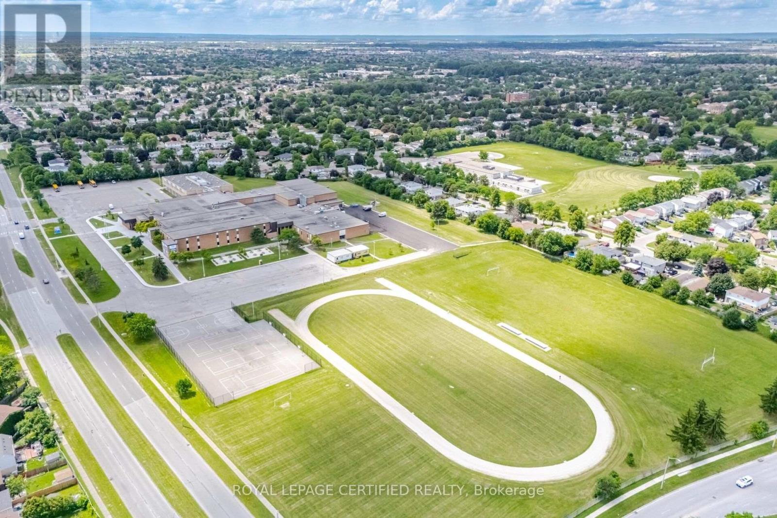 33 GRASSMERE CRESCENT - 46