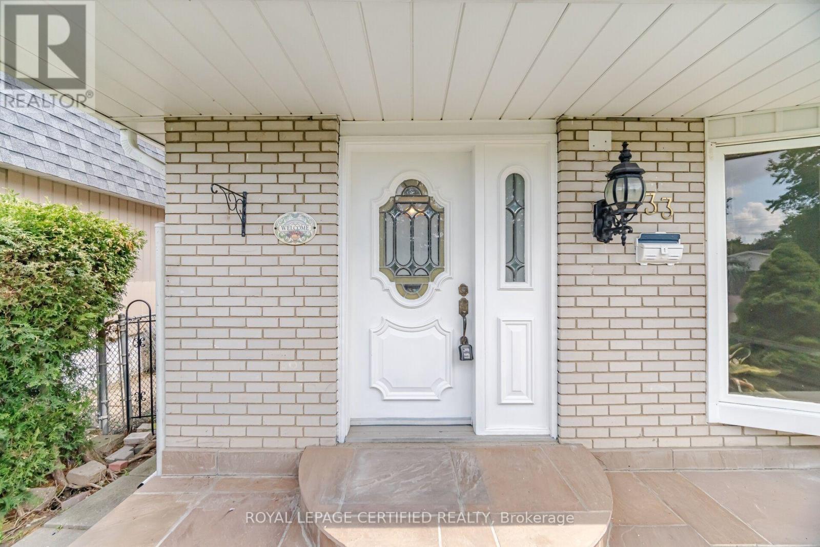 33 GRASSMERE CRESCENT - 7