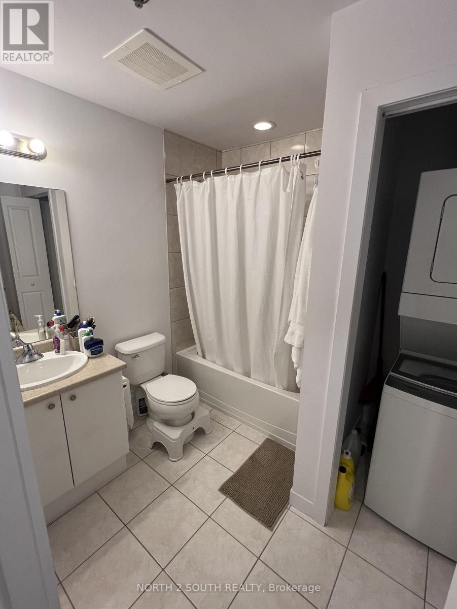 #605 90 CHARLTON AVENUE W - 10