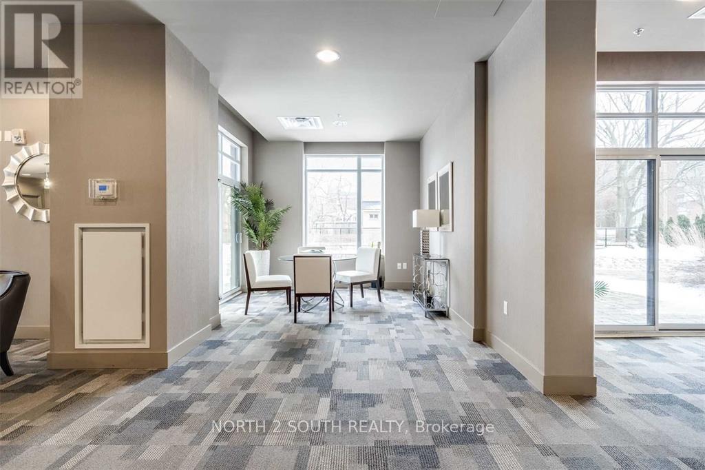 #605 90 CHARLTON AVENUE W - 14
